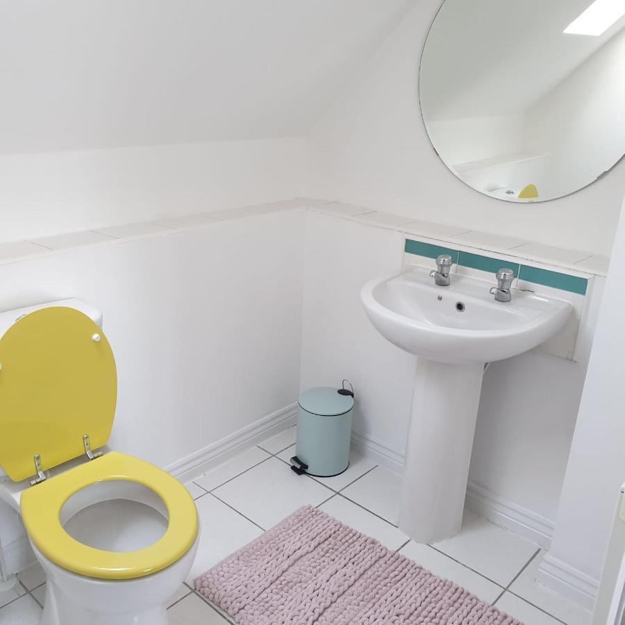 Queens Rooms, A Perfect Stay, Next To Shopping Parks And Central Manchester Bagian luar foto
