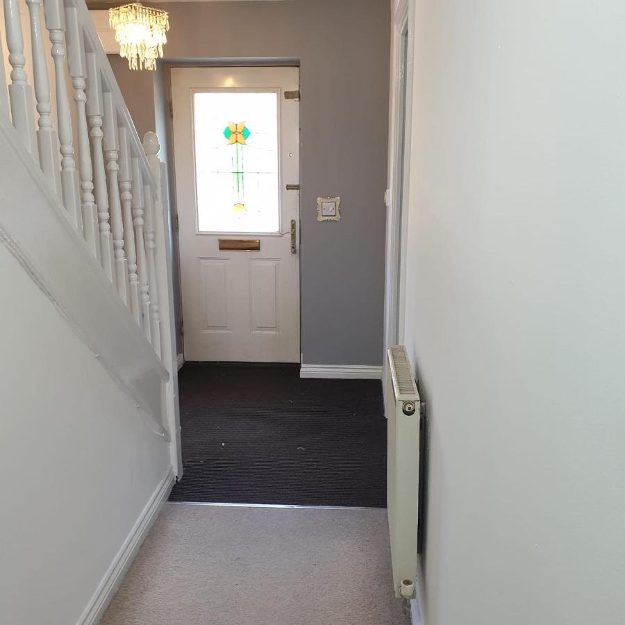 Queens Rooms, A Perfect Stay, Next To Shopping Parks And Central Manchester Bagian luar foto