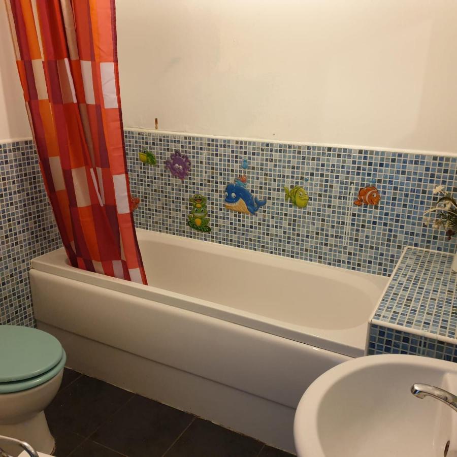 Queens Rooms, A Perfect Stay, Next To Shopping Parks And Central Manchester Bagian luar foto